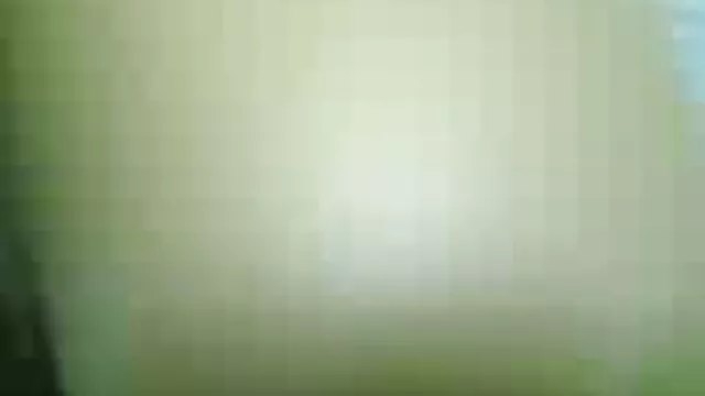 Caméra cachée filmé secret doigts et gode de clients dans solarium porno pompom girl