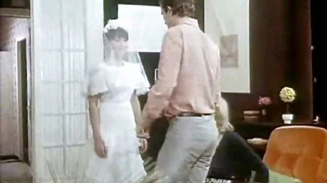 Sexy aventure d'une free porn mere pornstar à lunettes, pov