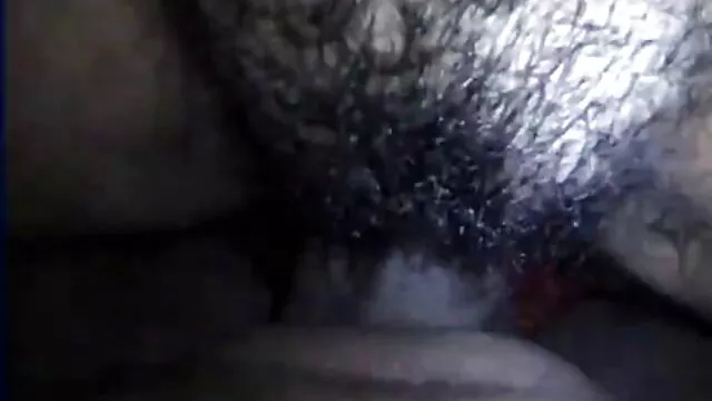 Un jeune porno modèle qui suce une fille bonne xxx longue bite et veut jouer avec elle d'une façon différente de la première.