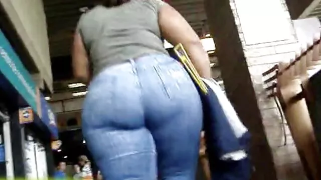 Busty mature latina ado fille xxx sait comment faire face à une bite.