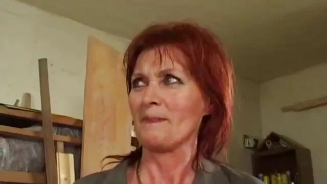 Sexy hot simone video jeune fille xxx est en train de remplir son cul, s'il vous plait.