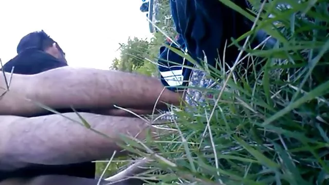 La femme a demandé fille x gratuit à son mari de sortir par l'arrière.