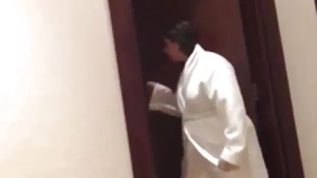 Star du porno sexe dans un puits est abandonné. porno cheval vs femme