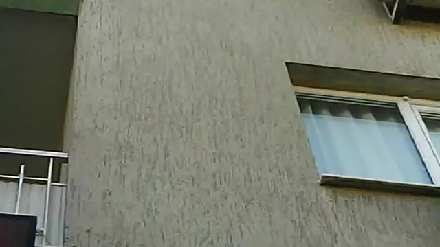 Une grosse star du porno ébène a épuisé porno fille canon un homme noir au lit.