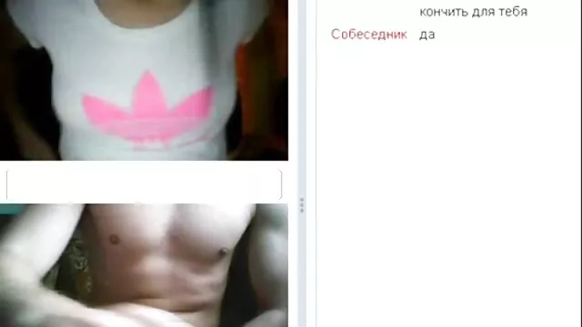 Adulte films filme porno maman porno sucer la bite d'un homme habillé comme une fille de neige