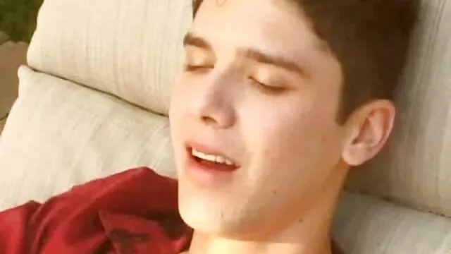 Objets attrayants Jeslyn Keyes est plein de faire deux bites. xxx video ado