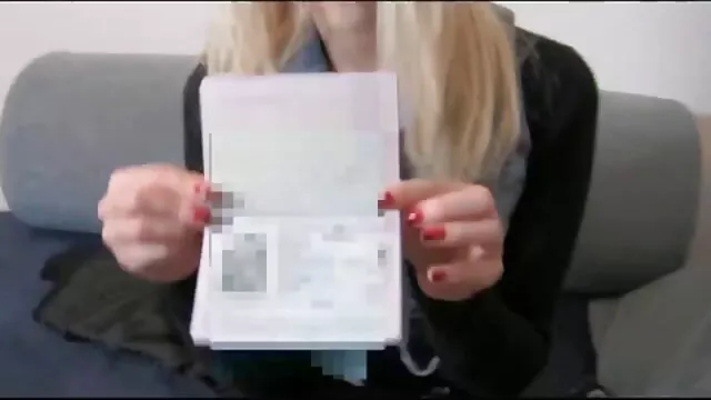 Belle lingerie, attacher le joug au bien. porno chien et une fille