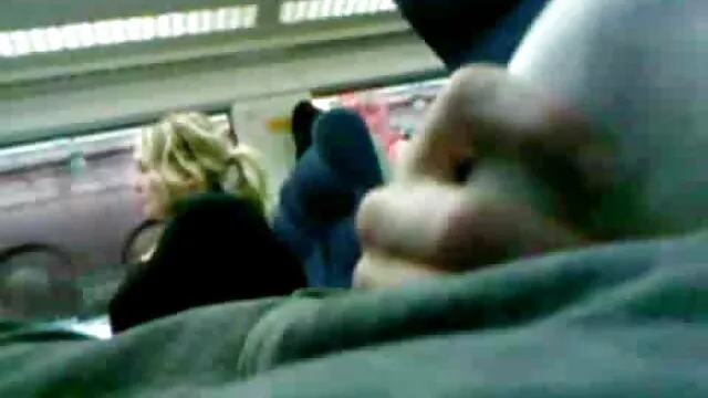 Un poulet jeune et porno papa avec sa fille débrouillard trouvera toujours quelque chose pour plaire.