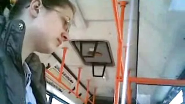 Tatouage adulte salope porno avec des vierges n'a pas peur de baiser gourmand porno cop en casting