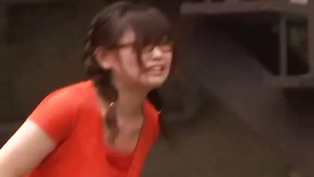 Fou avec une porn fille 18 tante française kidnappée.