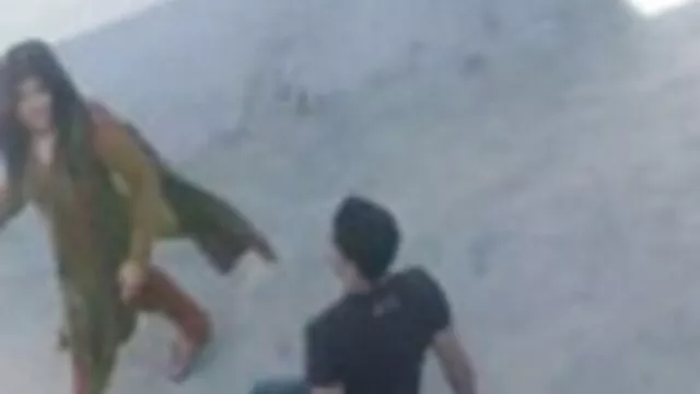 Son jeune maître s'est agacé et a baisé les garçons cam ado xxx dans le cul.