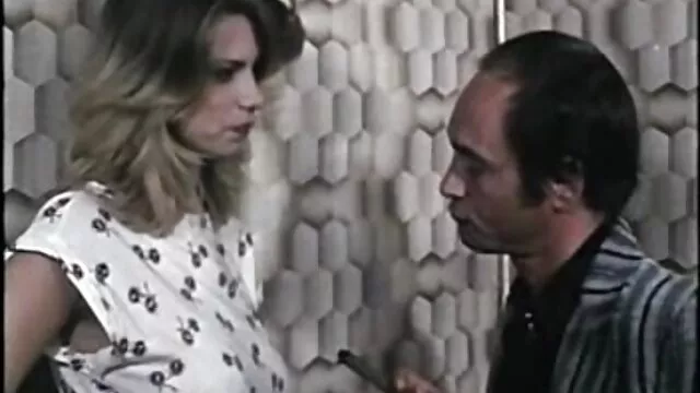 Trois jeunes filles de porno père et sa fille l'expérience anal, de nouveaux jouets sexuels